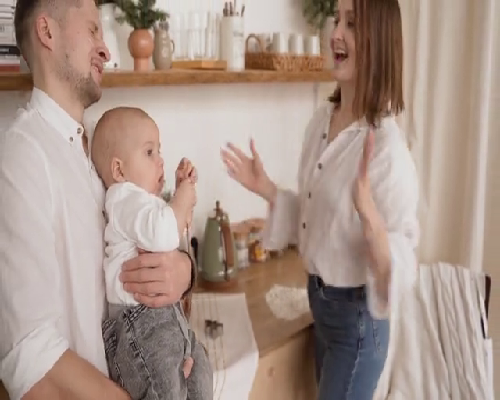 重庆供卵试管婴儿额头倒三角红印成因解析